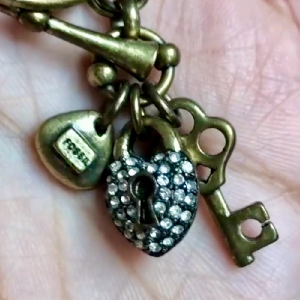 FOSSIL Antiqued Gold “Key to My Heart” Charm Bracelet with free Gift Bag - Picture 4 of 7